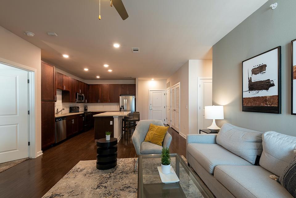 Rent DK Riata 5202 in Austin, TX Landing