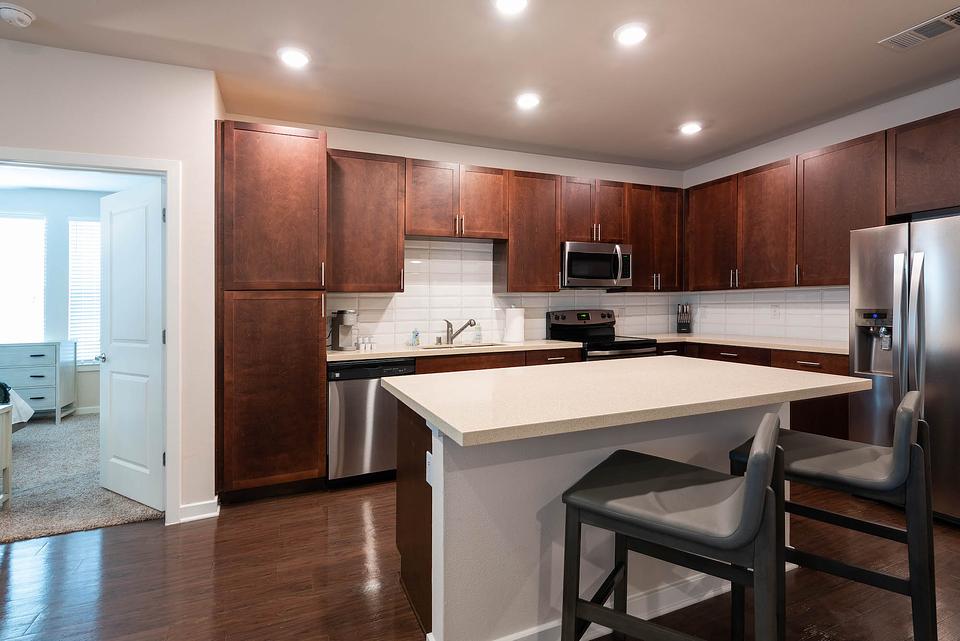 Rent DK Riata 5202 in Austin, TX Landing