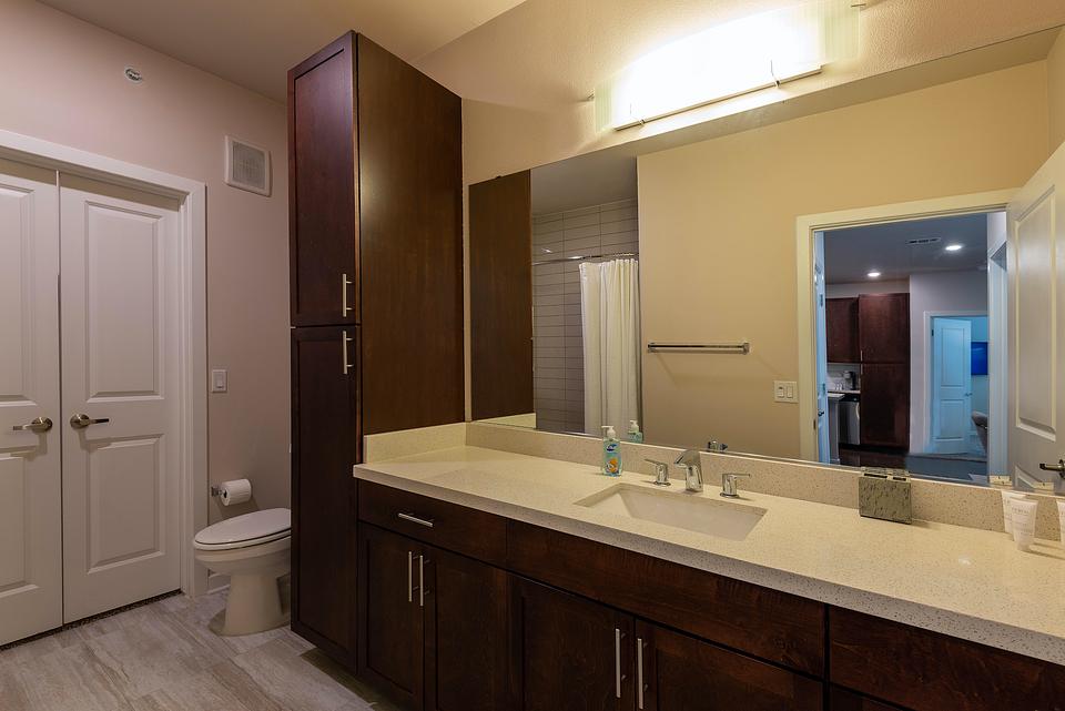 Rent DK Riata 5202 in Austin, TX Landing