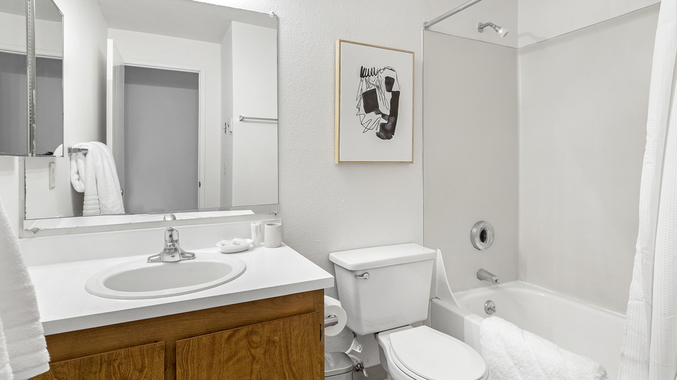 Rent Boulders at Puget Sound Apartments F10 in WA Landing