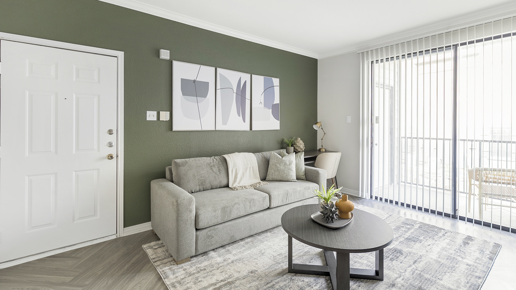 Rent Lyndon 112073 in Irving, TX Landing