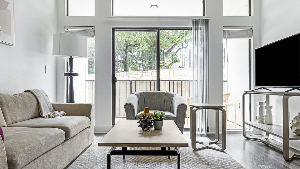 These photos are from another Landing in this building.