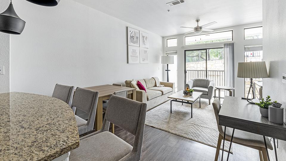 These photos are from another Landing in this building.