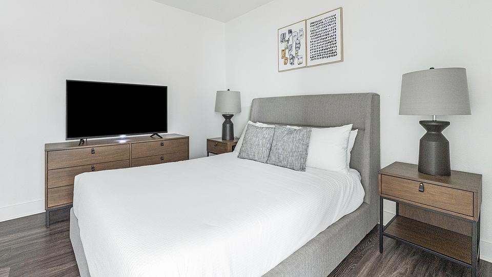 These photos are from another Landing in this building.