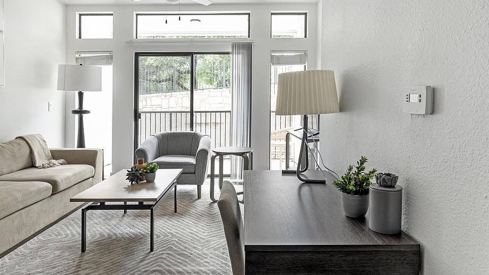 These photos are from another Landing in this building.