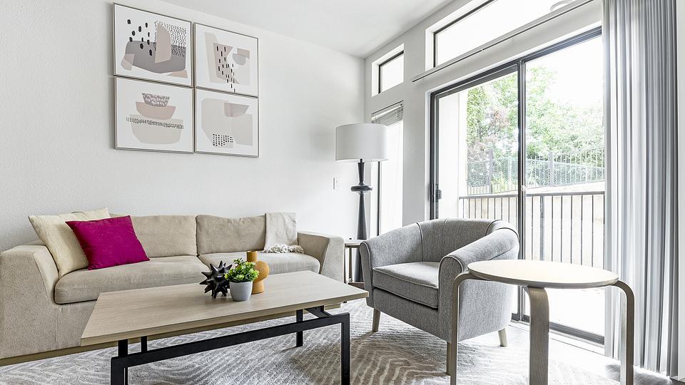 These photos are from another Landing in this building.