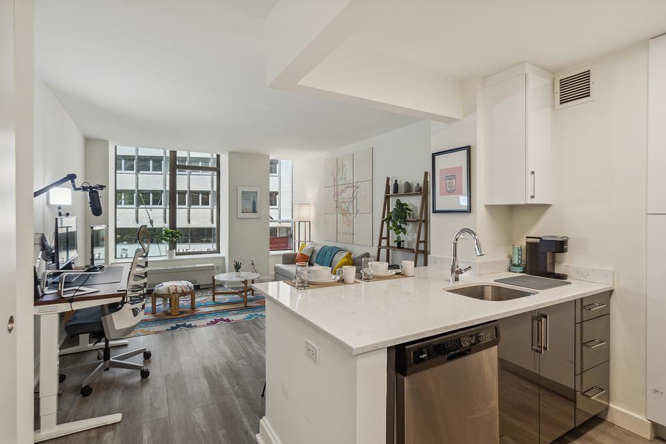 Rent FiDi Studio w/ Office 2S in New York, NY Landing