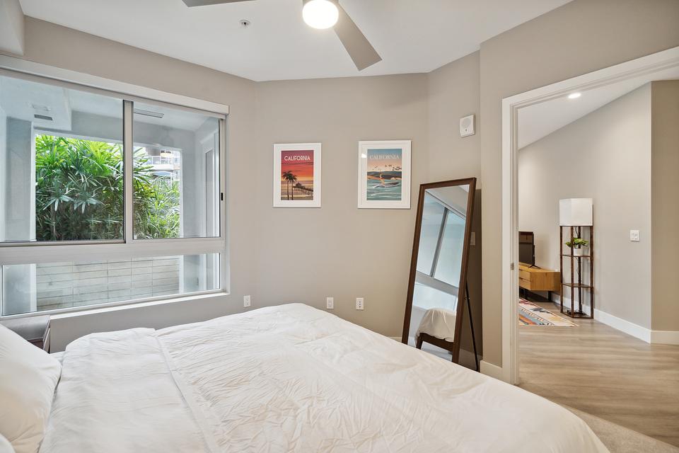 Rent WeHo 253 in Los Angeles, AK Landing