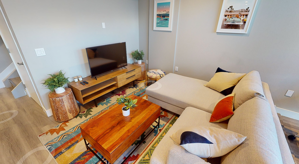 Rent WeHo 102 in Los Angeles, AK Landing