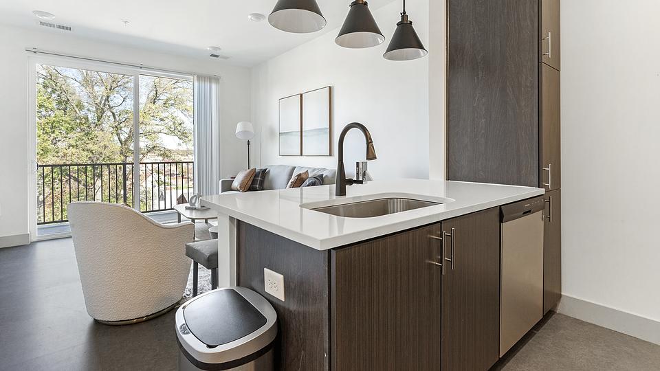 Rent Sphere 1424 in Richmond, VA Landing