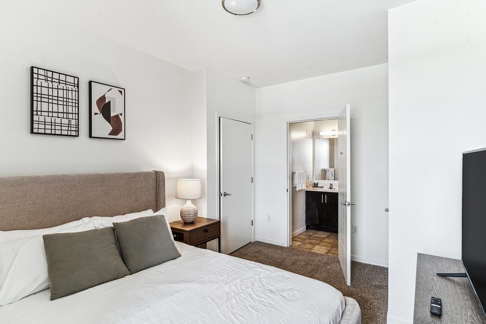 These photos are from another Landing in this building.