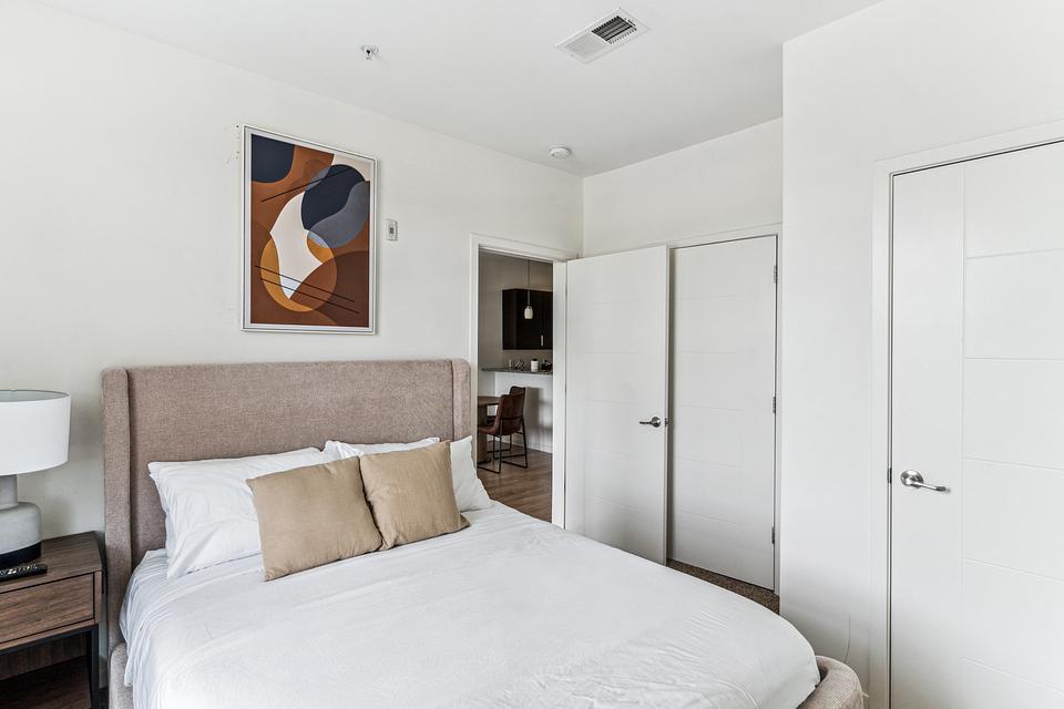 These photos are from another Landing in this building.