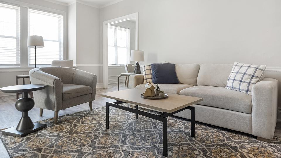 These photos are from another Landing in this building.