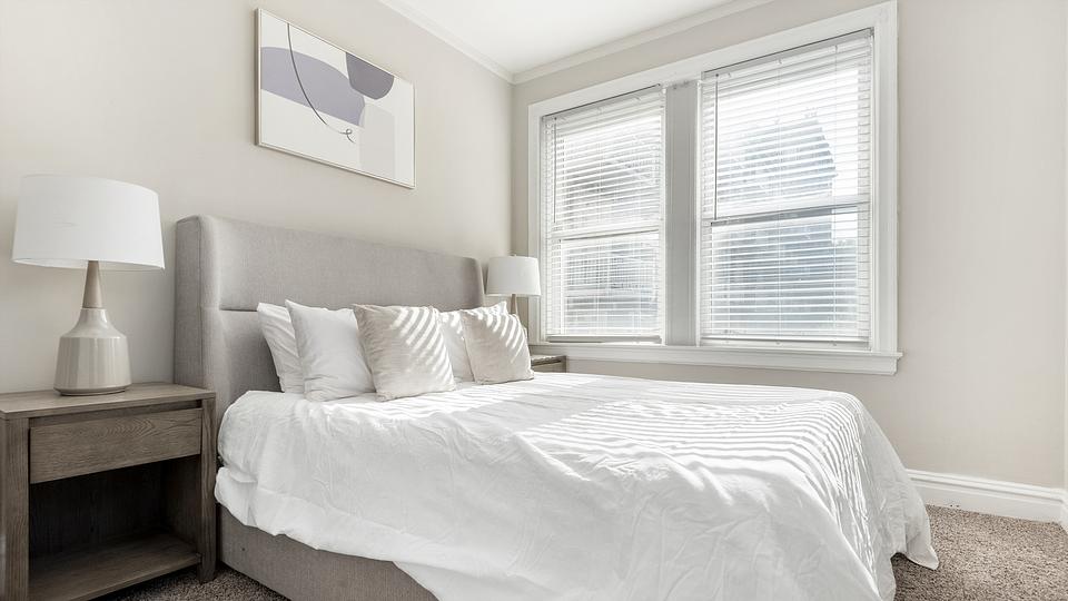 These photos are from another Landing in this building.