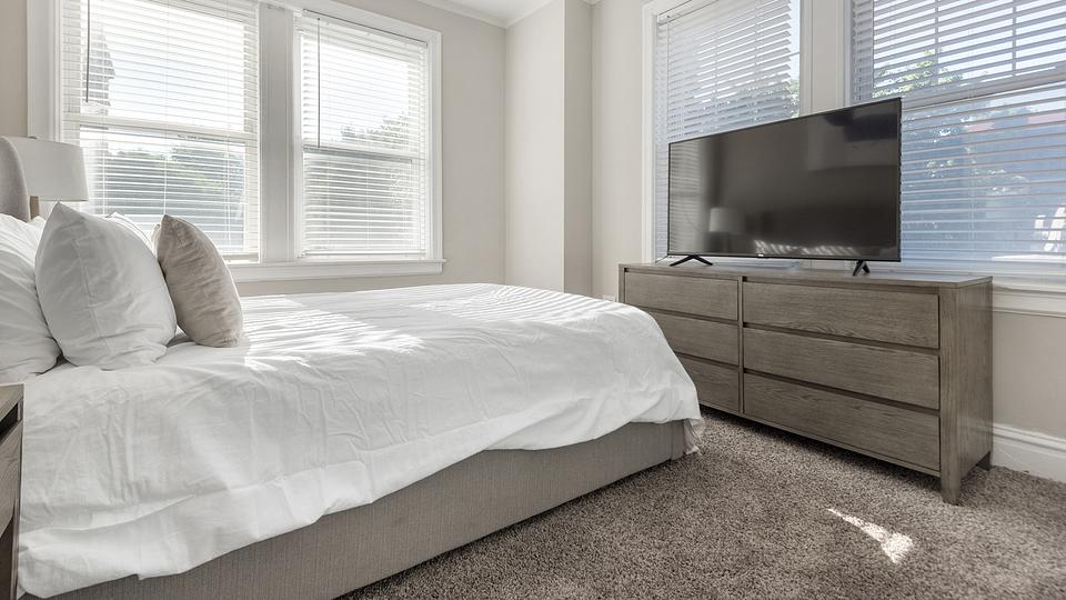 These photos are from another Landing in this building.