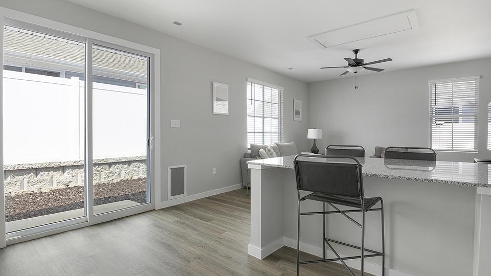 These photos are from another Landing in this building.