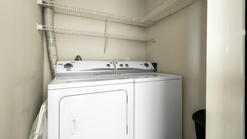 These photos are from another Landing in this building.