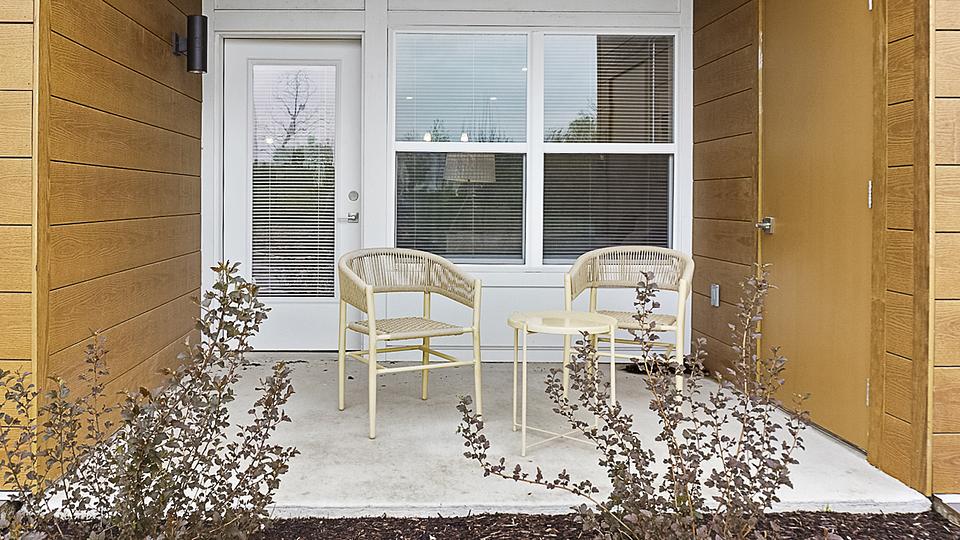 These photos are from another Landing in this building.