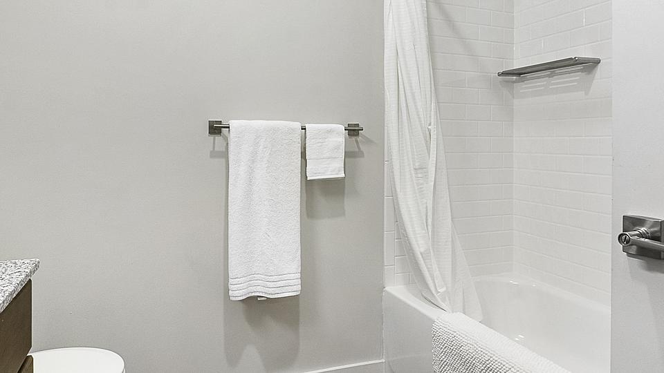 These photos are from another Landing in this building.