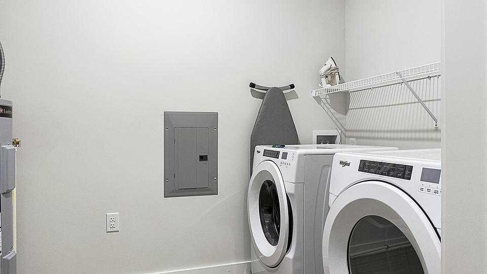 These photos are from another Landing in this building.