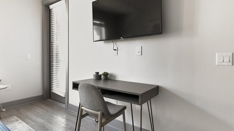 These photos are from another Landing in this building.