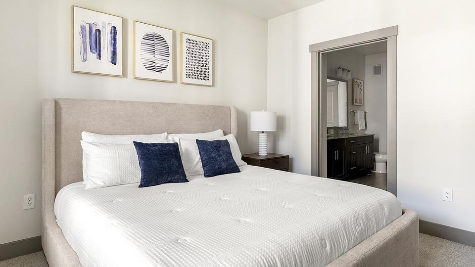 These photos are from another Landing in this building.