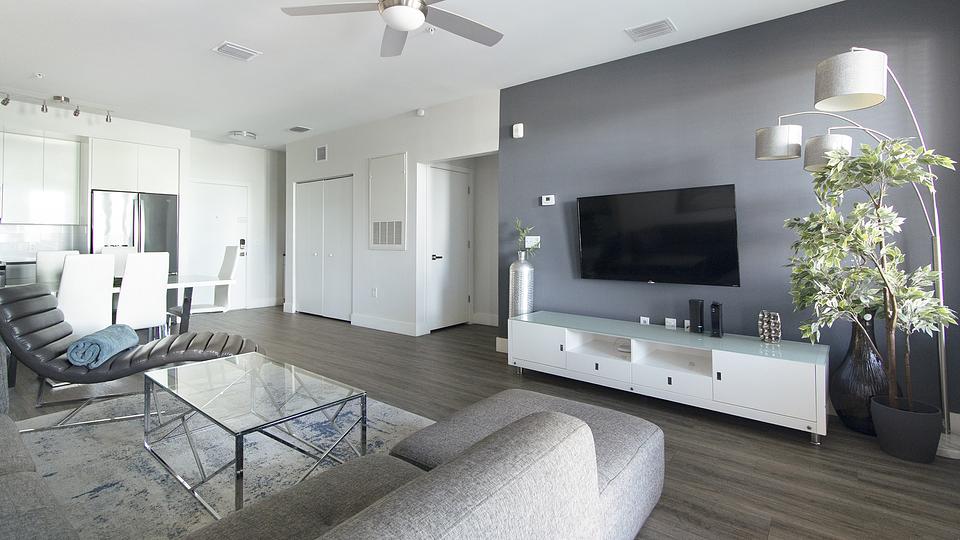 These photos are from another Landing in this building.