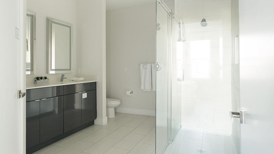 These photos are from another Landing in this building.