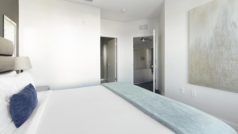 These photos are from another Landing in this building.