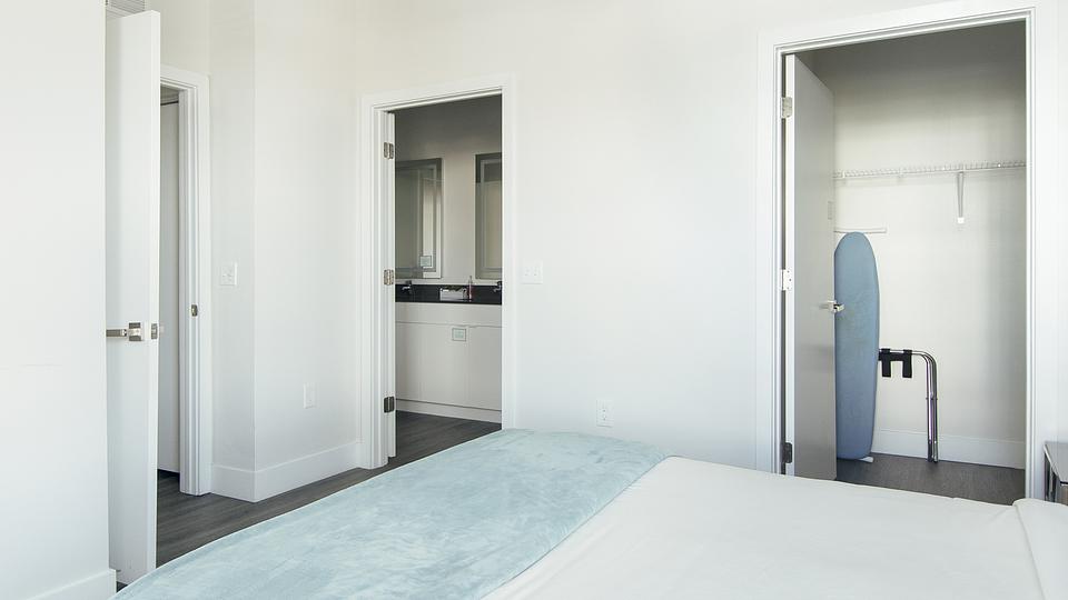 These photos are from another Landing in this building.