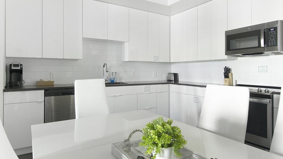 These photos are from another Landing in this building.