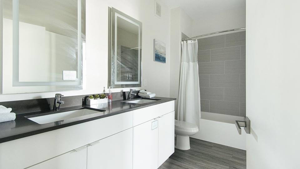 These photos are from another Landing in this building.