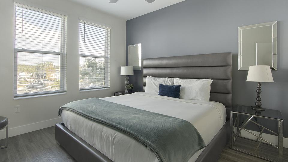 These photos are from another Landing in this building.