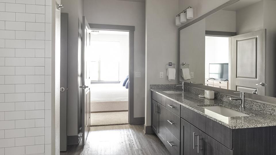 These photos are from another Landing in this building.