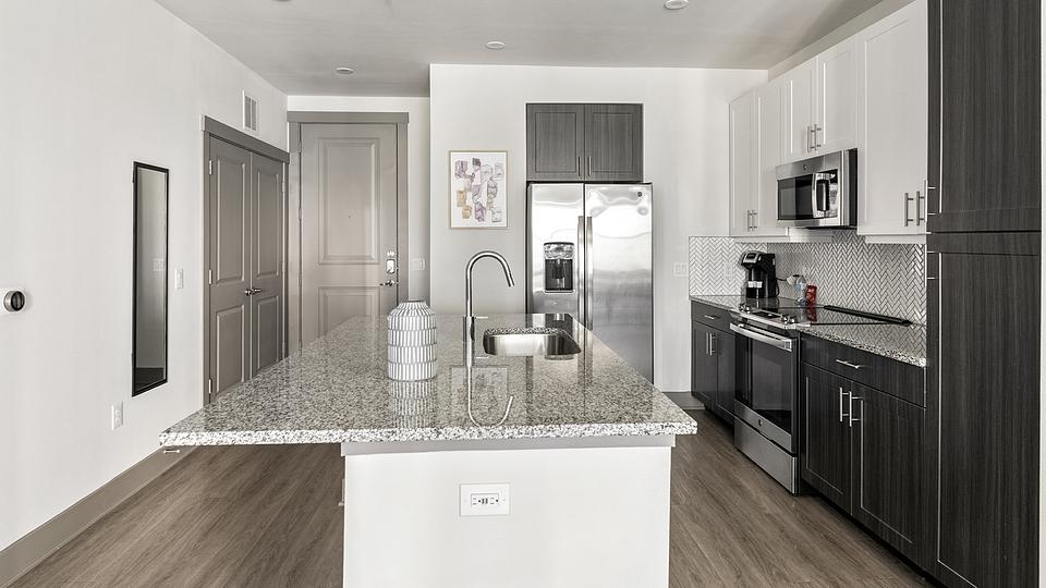 These photos are from another Landing in this building.