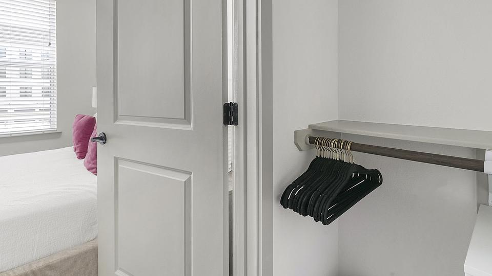 These photos are from another Landing in this building.