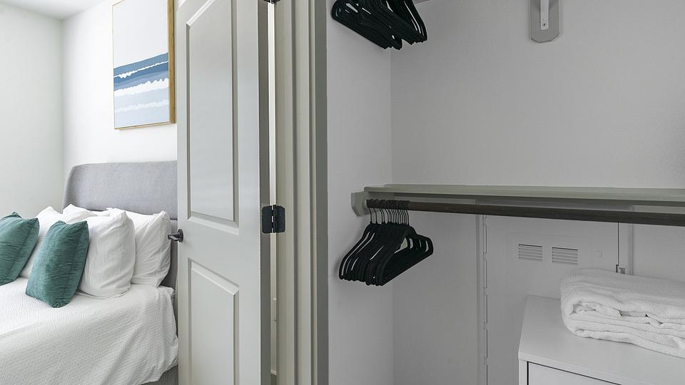 These photos are from another Landing in this building.