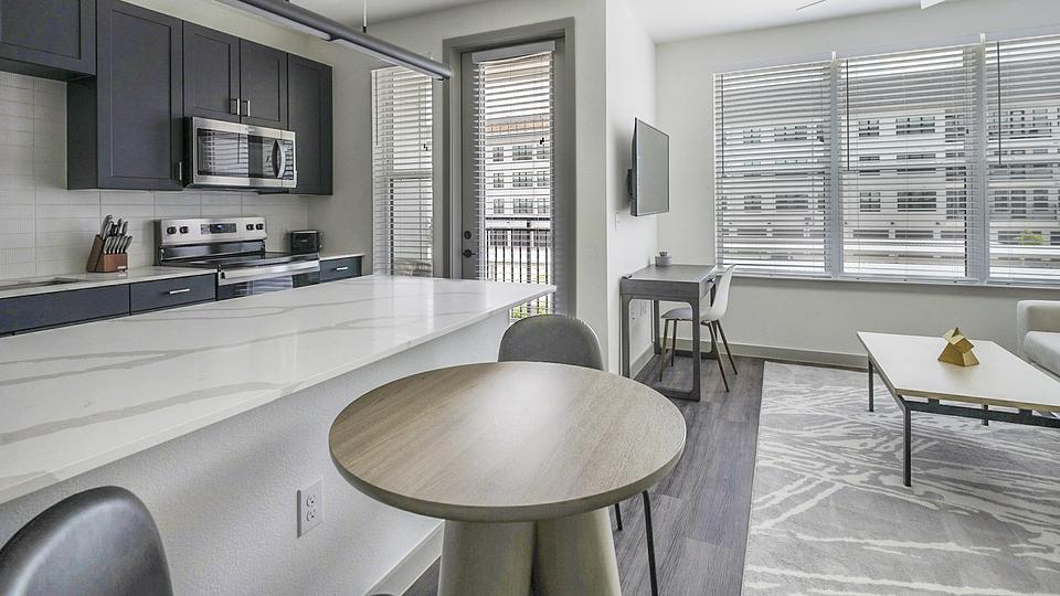 These photos are from another Landing in this building.