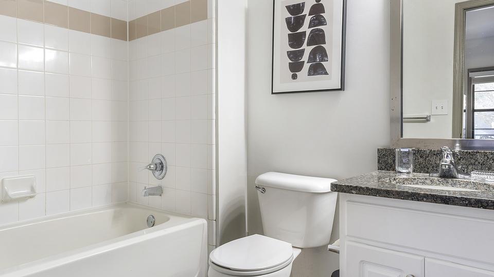 These photos are from another Landing in this building.