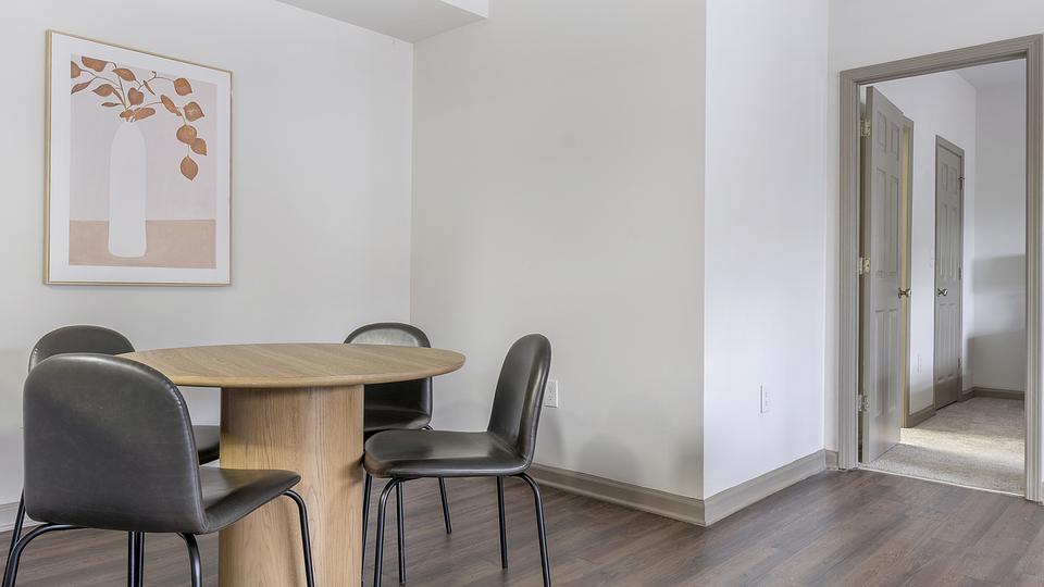 These photos are from another Landing in this building.