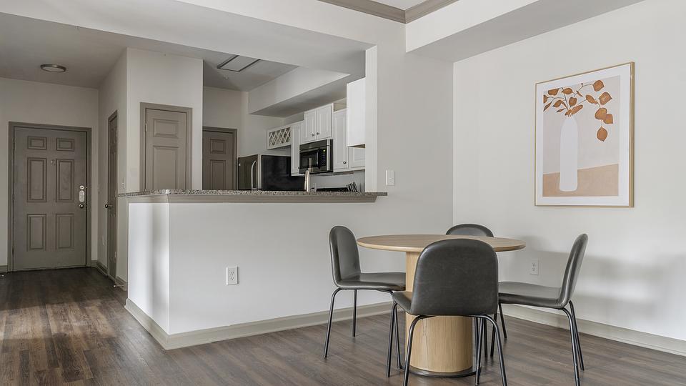 These photos are from another Landing in this building.