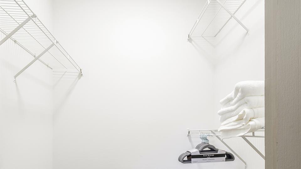 These photos are from another Landing in this building.