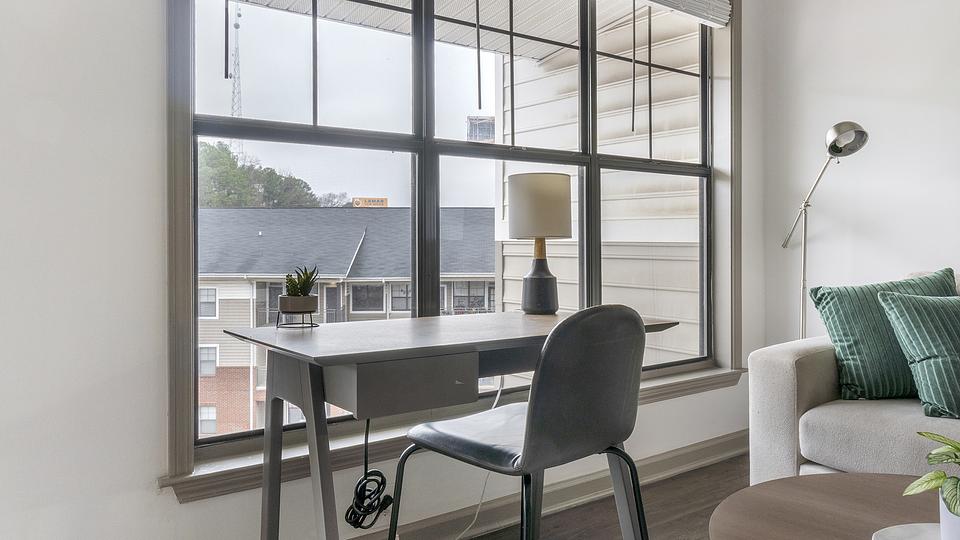 These photos are from another Landing in this building.