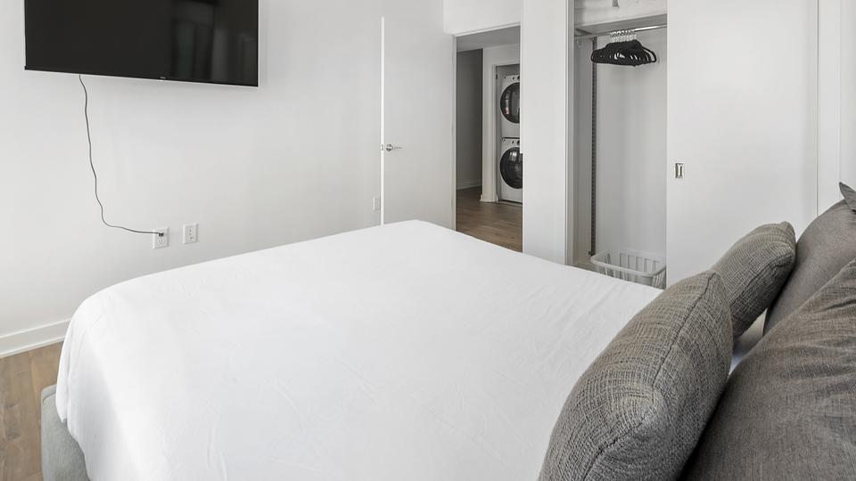 These photos are from another Landing in this building.