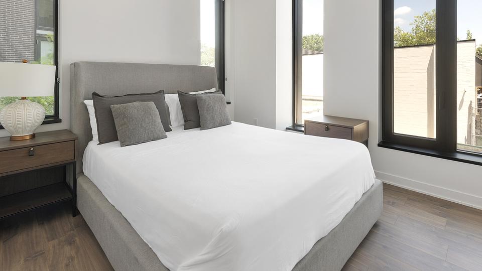 These photos are from another Landing in this building.