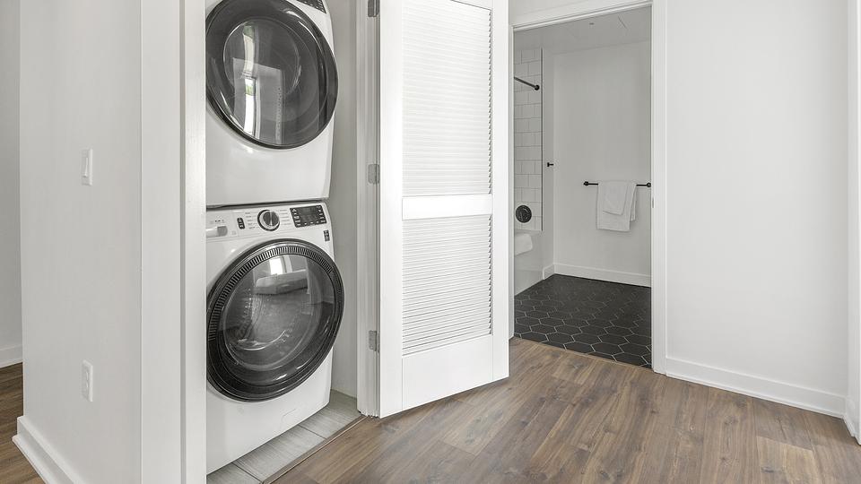 These photos are from another Landing in this building.