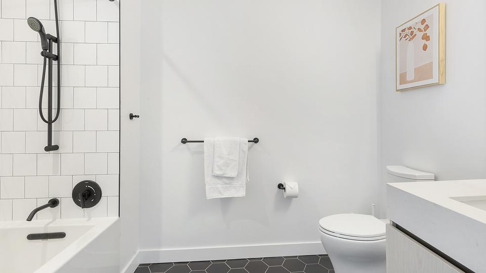 These photos are from another Landing in this building.