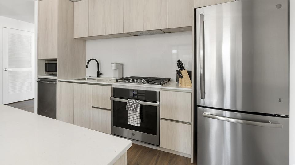 These photos are from another Landing in this building.