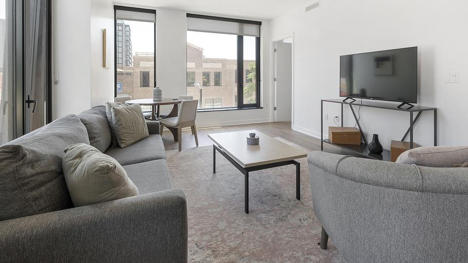 These photos are from another Landing in this building.