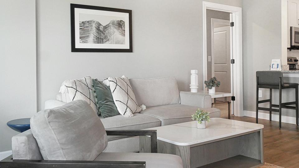 These photos are from another Landing in this building.